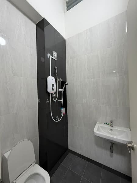 Cluster House for Rent in Setia Tropika (Johor Bahru) - Kai Jing - Bathroom - PropertyGuru.com.my