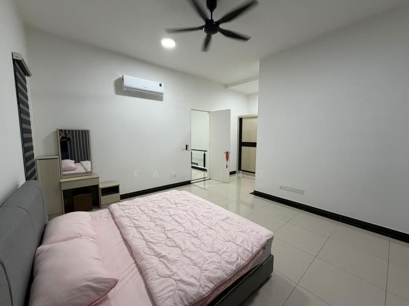 Cluster House for Rent in Setia Tropika (Johor Bahru) - Kai Jing - Bedroom - PropertyGuru.com.my