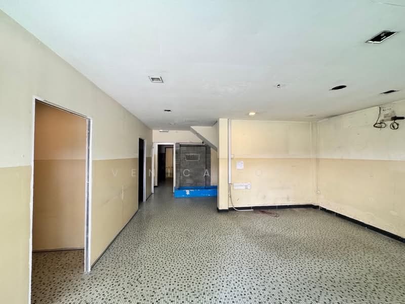 Commercial Bungalow for Rent in Taman Melodies (Johor Bahru) - Venica For - Interior - PropertyGuru.com.my