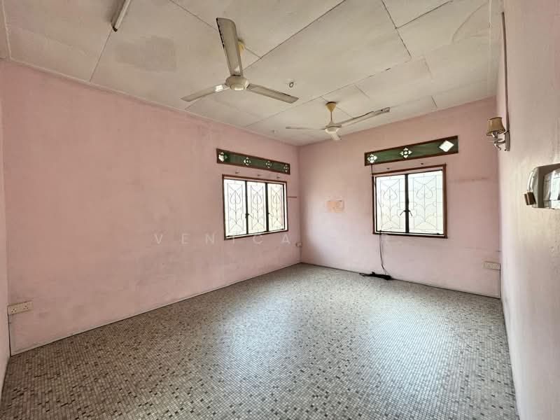 Commercial Bungalow for Rent in Taman Melodies (Johor Bahru) - Venica For - Interior - PropertyGuru.com.my