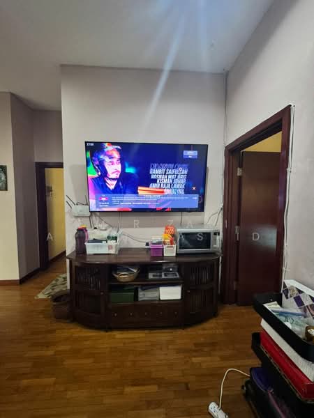 Semi-Detached House for Sale in Setia Eco Park (Setia Alam) - Emir Zaki Abdul Rashid - Living Room - PropertyGuru.com.my