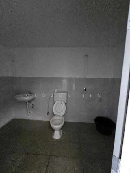 Shop for Rent in Taman Ungku Tun Aminah (Skudai) - Gloson Ten - Bathroom - PropertyGuru.com.my
