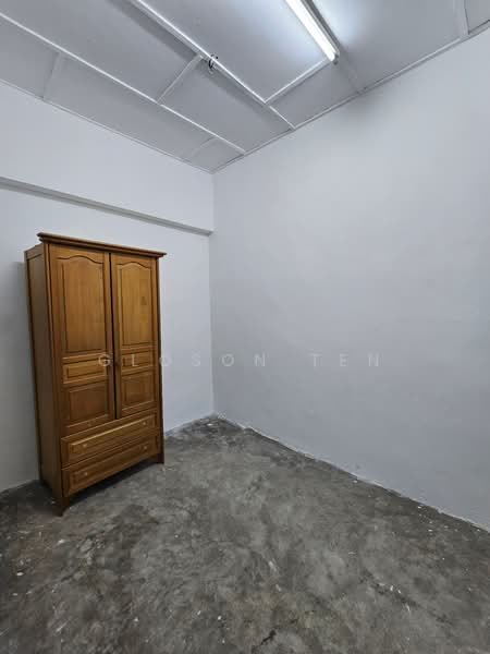 Shop for Rent in Taman Ungku Tun Aminah (Skudai) - Gloson Ten - Interior - PropertyGuru.com.my