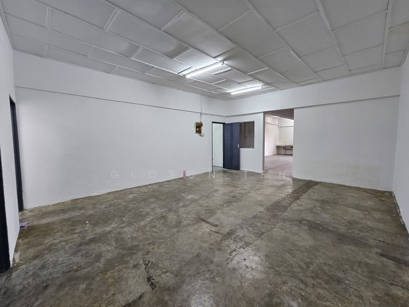 Shop for Rent in Taman Ungku Tun Aminah (Skudai) - Gloson Ten - Interior - PropertyGuru.com.my