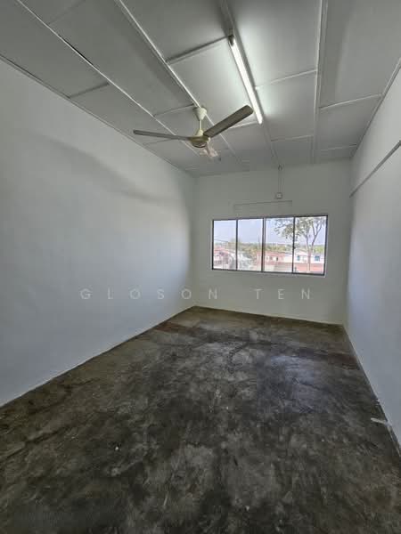 Shop for Rent in Taman Ungku Tun Aminah (Skudai) - Gloson Ten - Interior - PropertyGuru.com.my