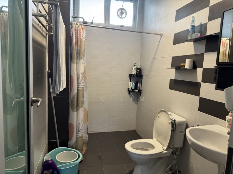 Apartment for Sale at The Seed Taman Sutera Utama - Vic Lim - Bathroom - PropertyGuru.com.my