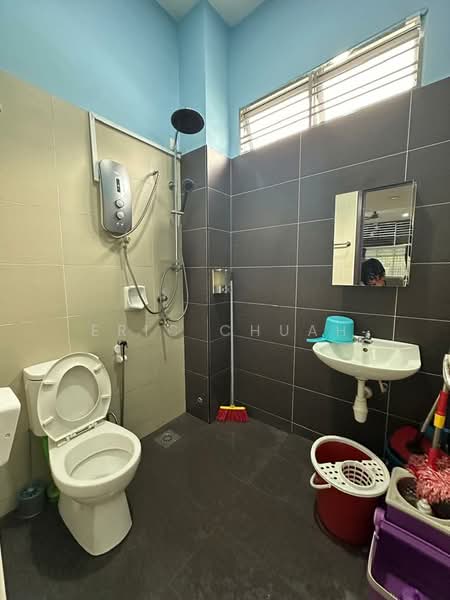 1-storey Terraced House for Rent in Taman Daya (Johor Bahru) - Eric Chuah - Bathroom - PropertyGuru.com.my
