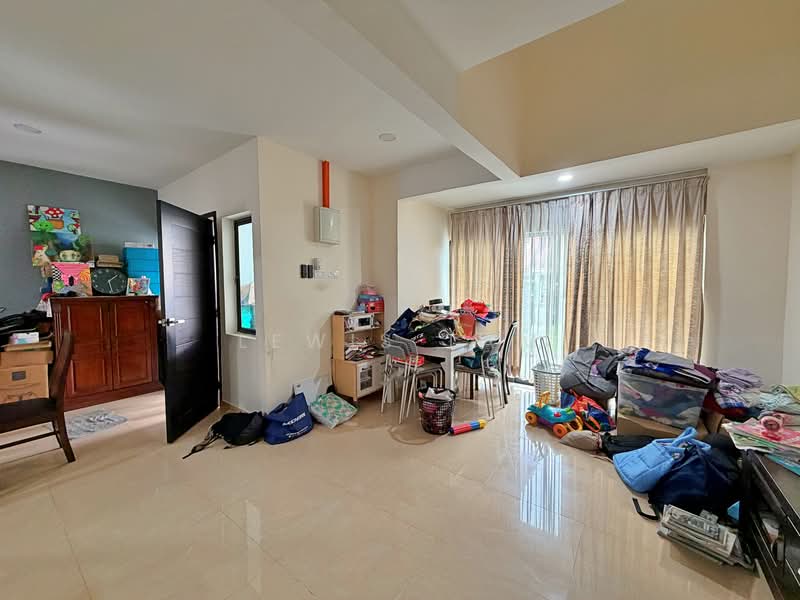 2-storey Terraced House for Sale in Sri Petaling (Kuala Lumpur) - Lewis Tam - Living Room - PropertyGuru.com.my