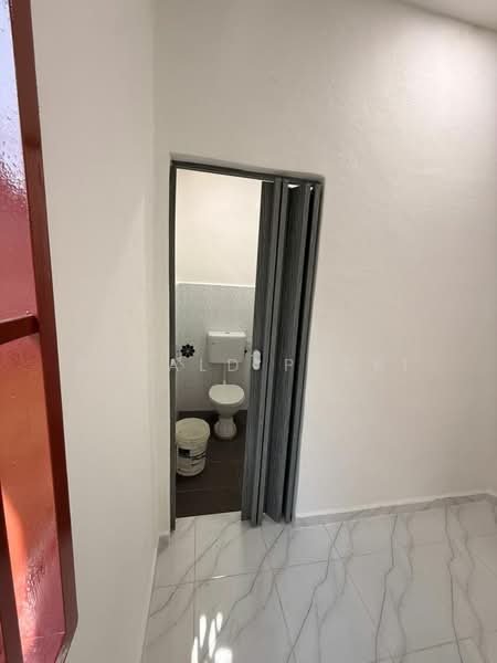 1-storey Terraced House for Sale in Taman Lobak Indah (Lunas) - Gerald Peski - Bathroom - PropertyGuru.com.my