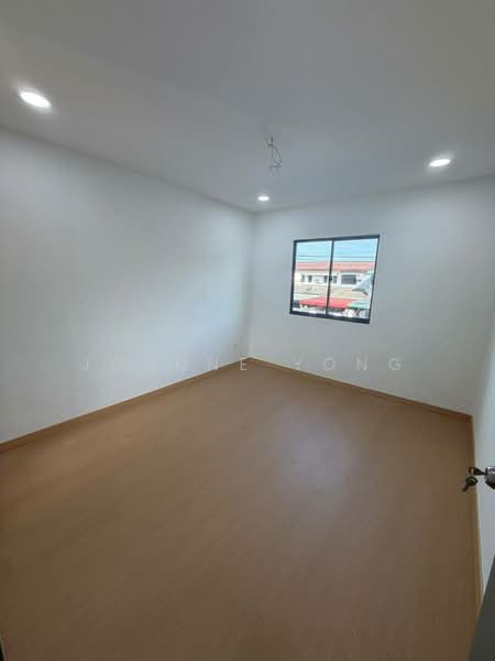Double Storey Low Cost @ 34 Jalan Makmur 15, Taman Damai Jaya, Skudai, Johor. Near Tun Aminah untuk Untuk Dijual - RM 418,000, Mac 2026 - Interior - PropertyGuru.com.my