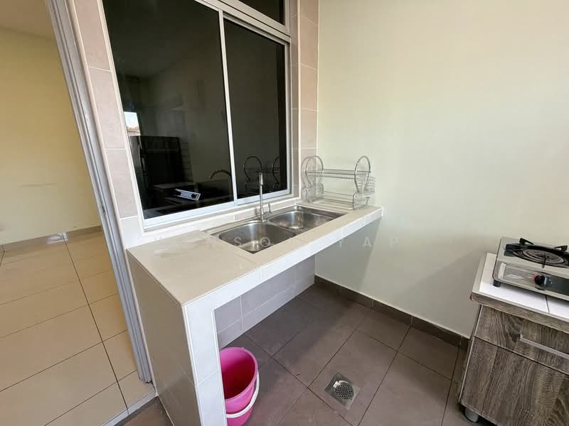 East Bay (Seri Bayan) untuk Untuk Disewa - RM 1,800 /bulan, Mac 2026 - Kitchen - PropertyGuru.com.my