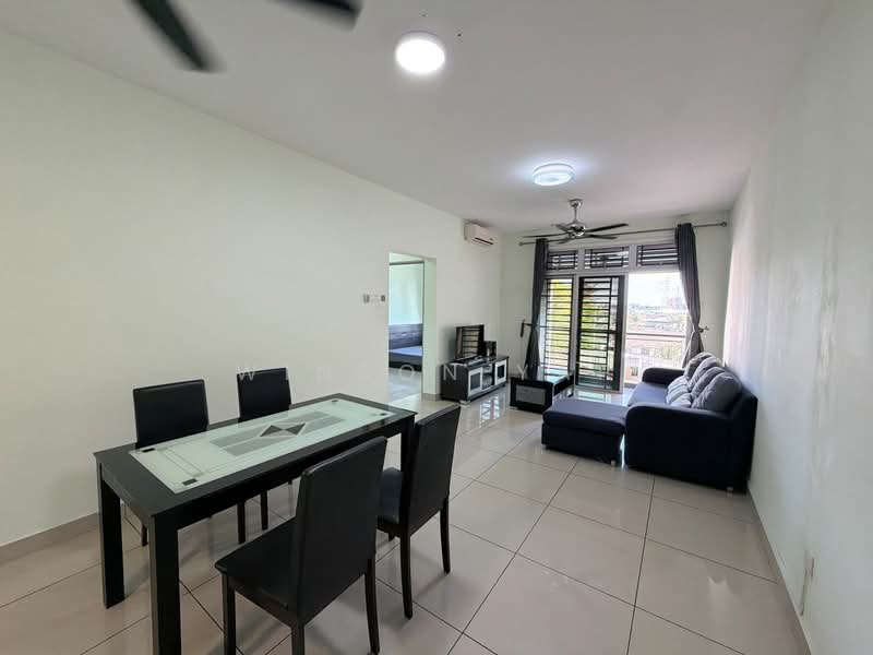 East Bay (Seri Bayan) untuk Untuk Disewa - RM 1,800 /bulan, Mac 2026 - Living Room - PropertyGuru.com.my