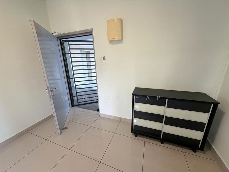East Bay (Seri Bayan) untuk Untuk Disewa - RM 1,800 /bulan, Mac 2026 - Entrance - PropertyGuru.com.my
