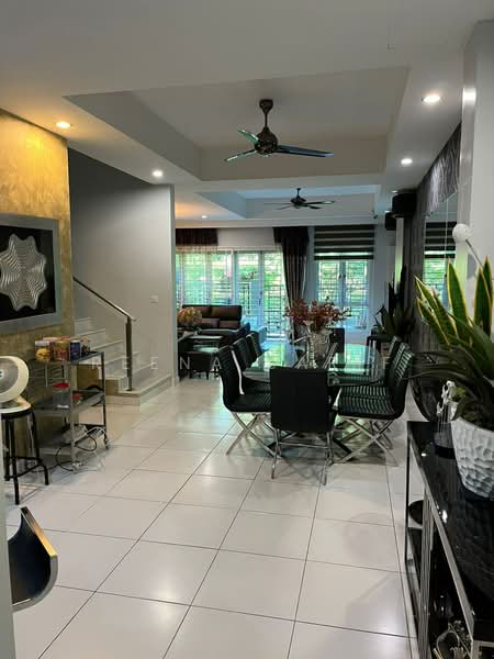 Superlink 3 Storey Terrace House Serissa Denai Alam untuk Untuk Dijual - RM 1,100,000, Mac 2026 - Living Room - PropertyGuru.com.my