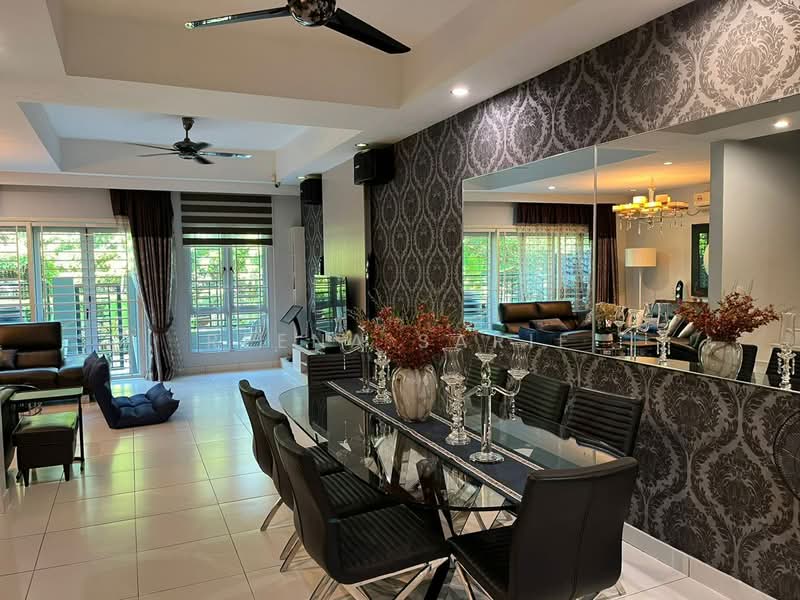 Superlink 3 Storey Terrace House Serissa Denai Alam untuk Untuk Dijual - RM 1,100,000, Mac 2026 - Living Room - PropertyGuru.com.my