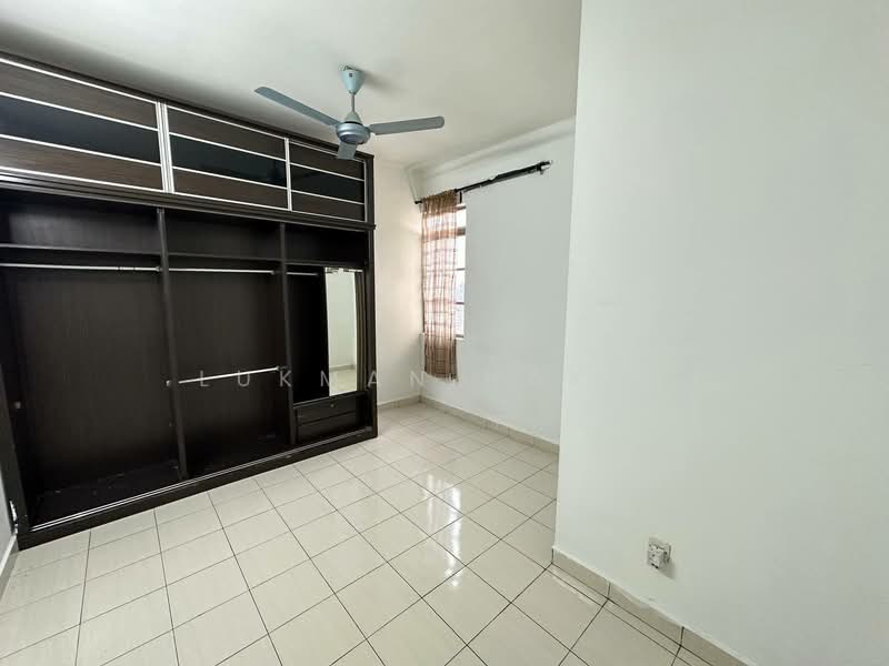 Zamrud Apartment untuk Untuk Disewa - RM 1,450 /bulan, Mac 2026 - Bedroom - PropertyGuru.com.my