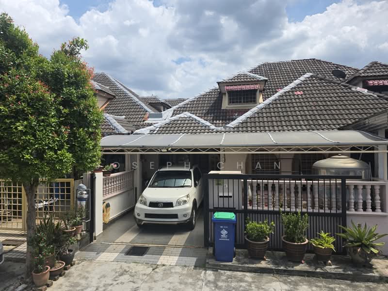 1.5-storey Terraced House for Sale in Usj 2 (Subang Jaya) - Joseph Chan - Exterior - PropertyGuru.com.my
