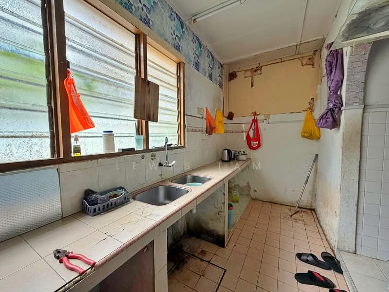 2-storey Terraced House for Sale in Sri Petaling (Kuala Lumpur) - Lewis Tam - Kitchen - PropertyGuru.com.my