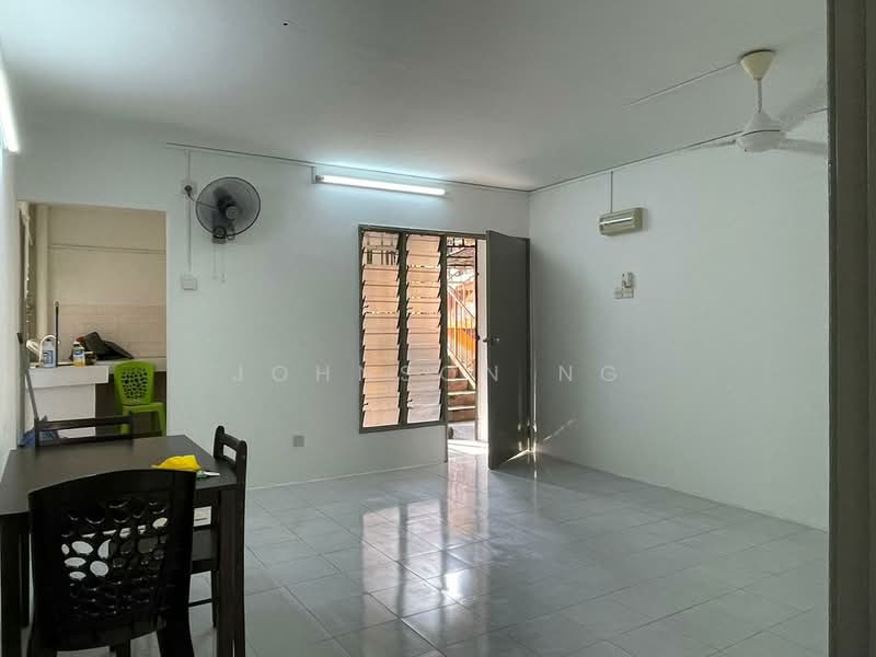 Desa Pandan Apartment untuk Untuk Dijual - RM 260,000, Mac 2026 - Living Room - PropertyGuru.com.my