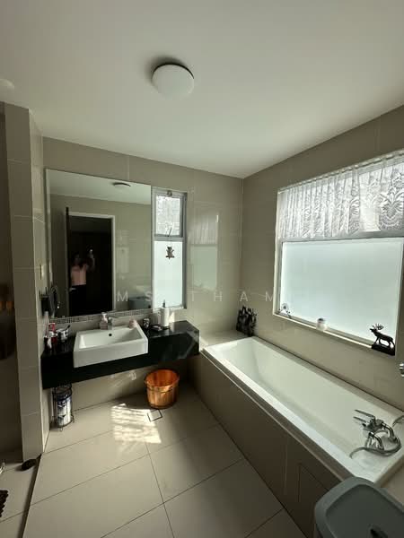 Semi-Detached House for Rent in Senibong (Permas Jaya) - Ms Tham - Bathroom - PropertyGuru.com.my