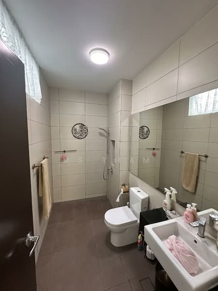 Semi-Detached House for Rent in Senibong (Permas Jaya) - Ms Tham - Bathroom - PropertyGuru.com.my