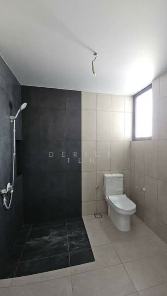 Terraced House for Sale in Taman Bukit Serdang (Seri Kembangan) - Derick Teh - Bathroom - PropertyGuru.com.my