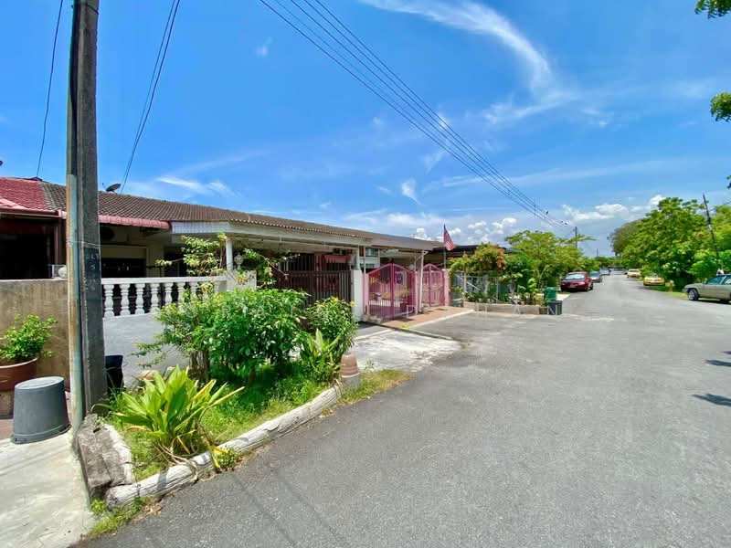 1-storey Terraced House for Sale in Klang (Selangor) - Noraini Dahan - Exterior - PropertyGuru.com.my