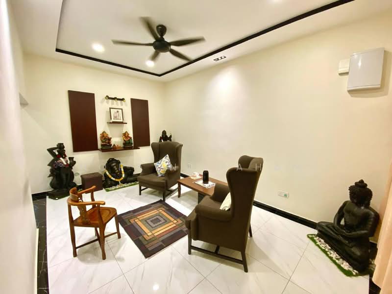 1-storey Terraced House for Sale in Klang (Selangor) - Noraini Dahan - Living Room - PropertyGuru.com.my