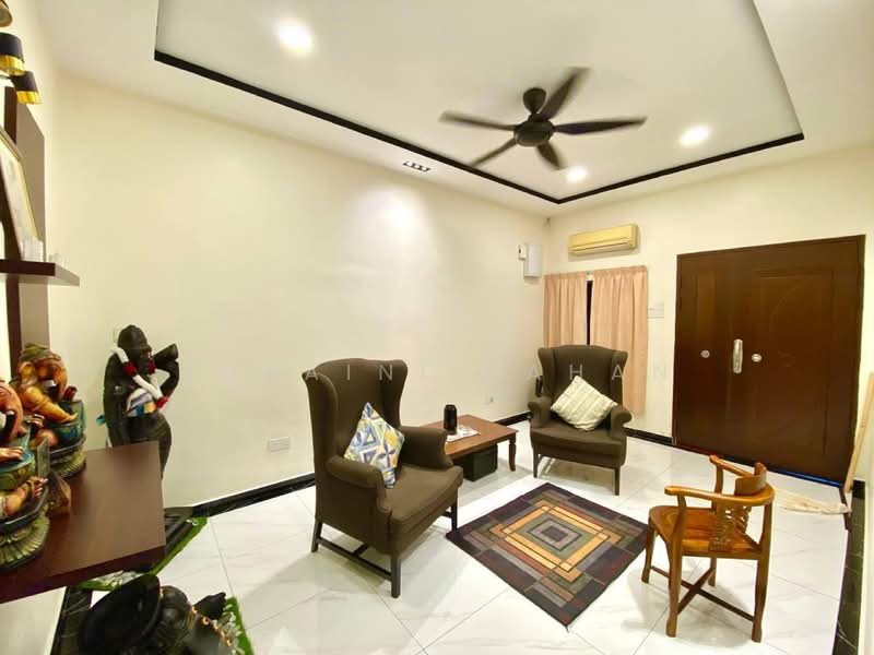 1-storey Terraced House for Sale in Klang (Selangor) - Noraini Dahan - Living Room - PropertyGuru.com.my
