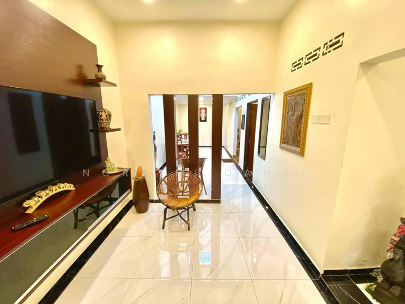1-storey Terraced House for Sale in Klang (Selangor) - Noraini Dahan - Living Room - PropertyGuru.com.my