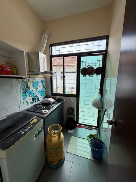 Rumah Teres 1 Tingkat untuk Dijual di Setia Eco Gardens (Gelang Patah) - Gloson Ten - Kitchen - PropertyGuru.com.my