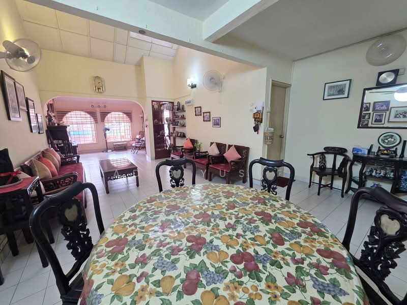 USJ 2 untuk Untuk Dijual - RM 650,000, Mac 2026 - Living Room - PropertyGuru.com.my