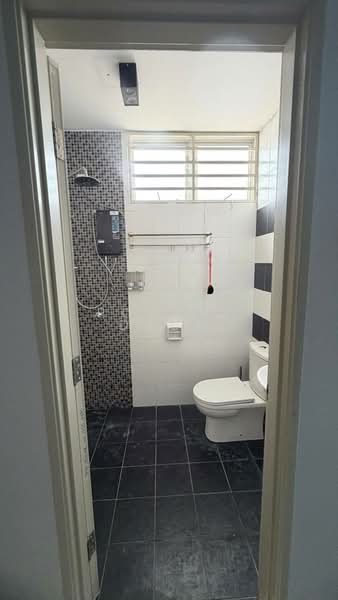 2 Storey Terrace RafflesiaTaman Pelangi SEMENYIH untuk Untuk Disewa - RM 1,300 /bulan, Mac 2026 - Bathroom - PropertyGuru.com.my