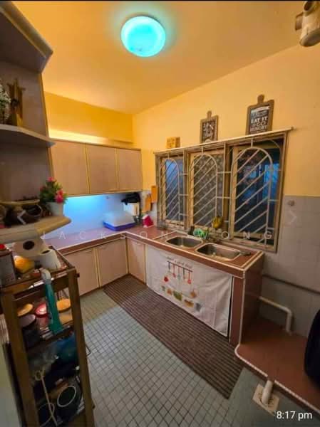 Meadow Park 2 untuk Untuk Disewa - RM 1,300 /bulan, Mac 2026 - Kitchen - PropertyGuru.com.my