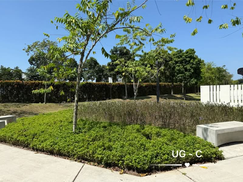 Terraced House for Sale in Bandar Saujana Putra (Tanjong Duabelas) - Calvin Chia - Garden - PropertyGuru.com.my