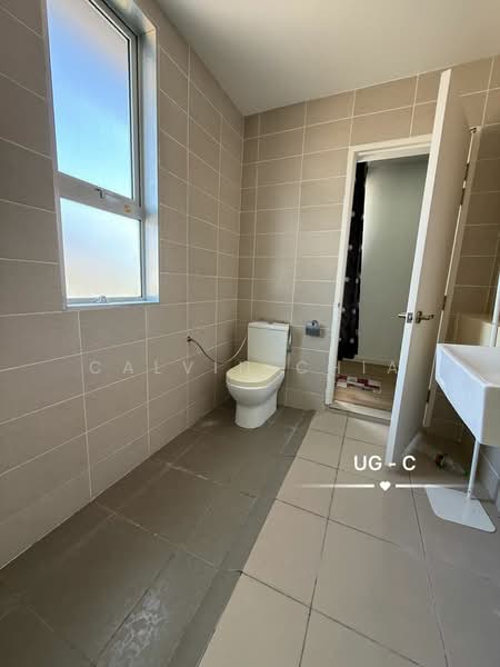 Terraced House for Sale in Bandar Saujana Putra (Tanjong Duabelas) - Calvin Chia - Bathroom - PropertyGuru.com.my