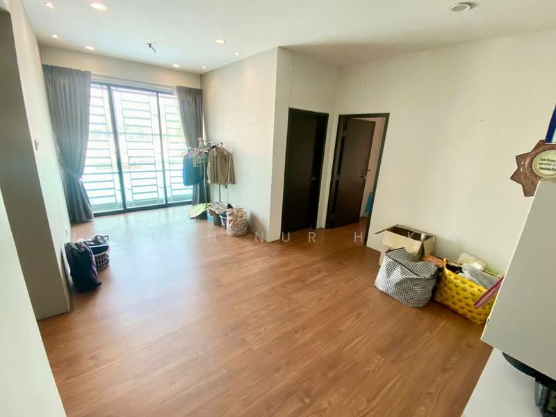 2.5-storey Terraced House for Sale in Klang (Selangor) - LUQMAN NUR HAKIM - Living Room - PropertyGuru.com.my
