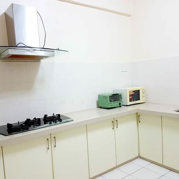 Putra Place Condominium untuk Untuk Disewa - RM 1,800 /bulan, Mac 2026 - Kitchen - PropertyGuru.com.my