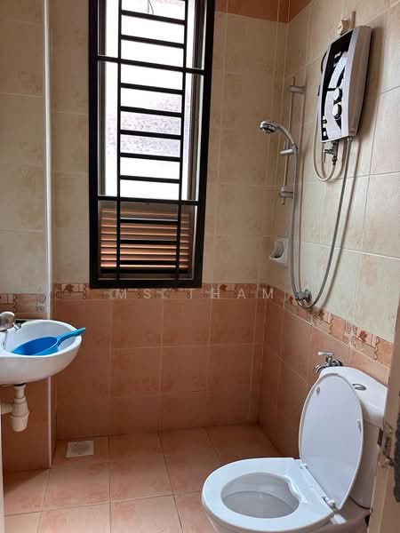 Semi-Detached House for Sale in Taman Mount Austin (Tebrau) - Ms Tham - Bathroom - PropertyGuru.com.my