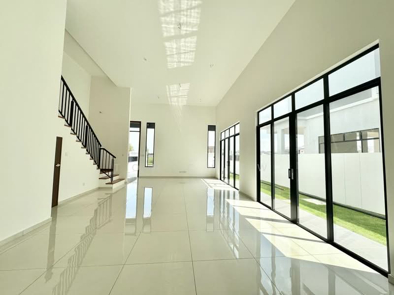 Rumah Kluster untuk Dijual di Leisure Farm (Gelang Patah) - Tom Chiew - Living Room - PropertyGuru.com.my