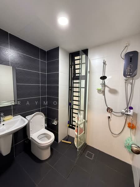 Service Residence for Sale at V@SUMMERPLACE - Raymond Kong - Bathroom - PropertyGuru.com.my