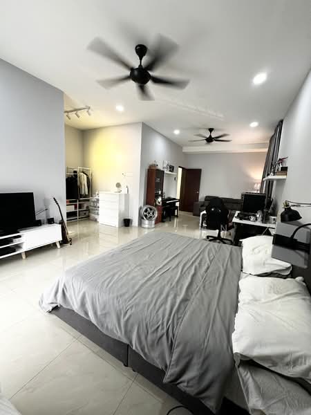 2.5-storey Terraced House for Sale in Bandar Bukit Puchong (Puchong) - Daizy Tan - Bedroom - PropertyGuru.com.my
