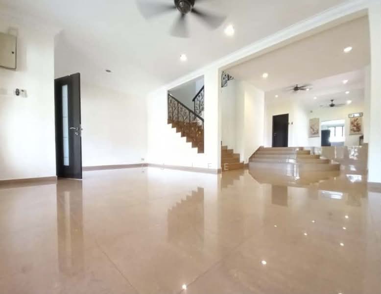 Rumah Berkembar untuk Dijual di Taman Overseas Union (Taman Oug) (Jalan Klang Lama (Old Klang Road)) - CJ Lee - Living Room - PropertyGuru.com.my