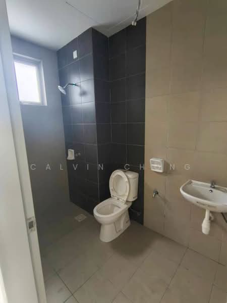 SkyLake Residence untuk Untuk Disewa - RM 1,300 /bulan, Mac 2026 - Bathroom - PropertyGuru.com.my
