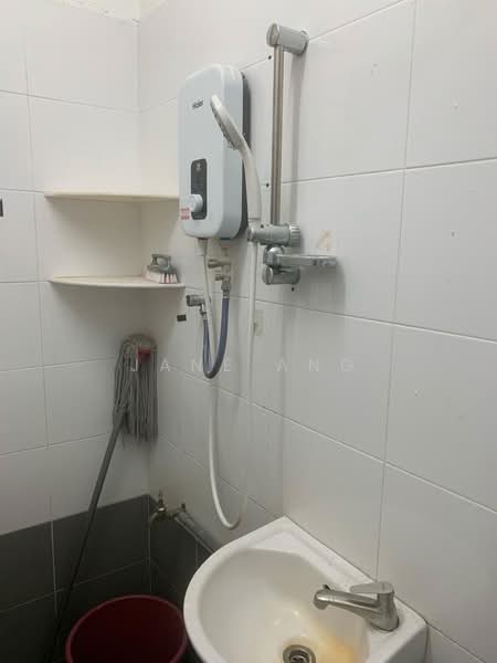 Desa Intan untuk Untuk Disewa - RM 750 /bulan, Mac 2026 - Bathroom - PropertyGuru.com.my