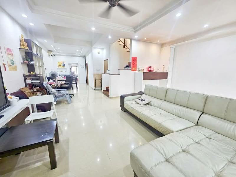 2-storey Terraced House for Sale in Taman Sutera Utama (Skudai) - Max Loh - Living Room - PropertyGuru.com.my