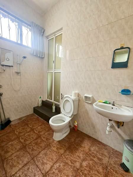 2-storey Terraced House for Sale in Taman Sutera Utama (Skudai) - Max Loh - Bathroom - PropertyGuru.com.my