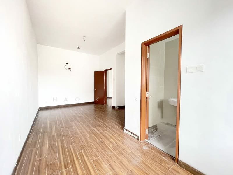 Glenmarie Cove untuk Untuk Dijual - RM 1,250,000, Mac 2026 - 3rd Bedroom with attach Bathroom - PropertyGuru.com.my