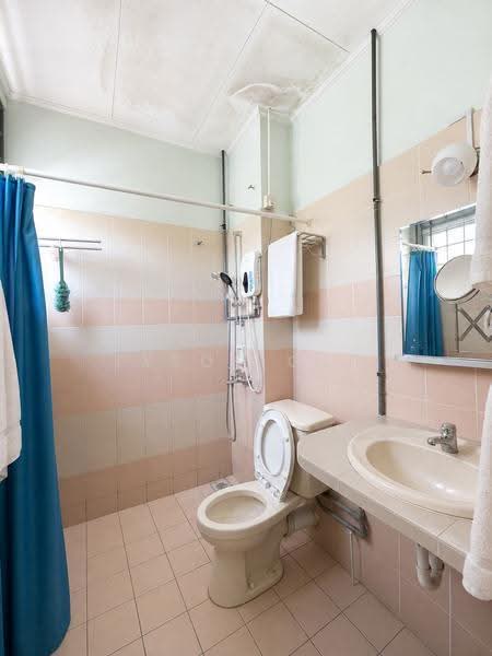 Rumah Teres 2-Tingkat untuk Dijual di Usj 11 (Subang Jaya) - Tyson Gan - Bathroom - PropertyGuru.com.my