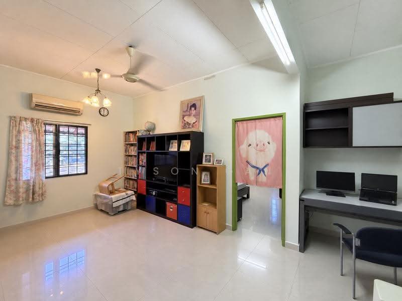 Rumah Teres 2-Tingkat untuk Dijual di Usj 11 (Subang Jaya) - Tyson Gan - Living Room - PropertyGuru.com.my